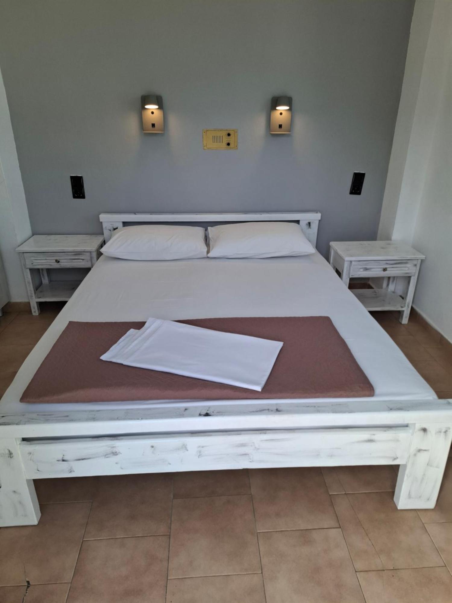 Ostria Hotel Agia Galini Buitenkant foto